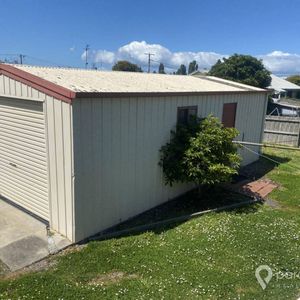 RENTAL IN TOORA - Photo 2