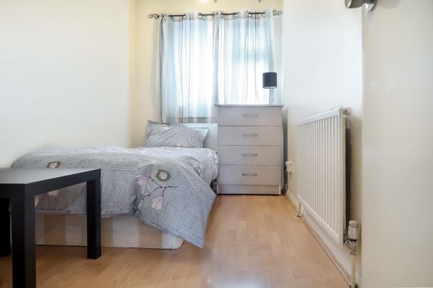 RM4 Beaconsfield Road | Canning Town | London | E16 4HS - Photo 1