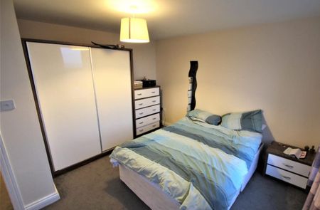 4 Bed - flat 4, 35 Richmond Road, Headingley, Leeds - LS6 1BX - Student - Photo 4