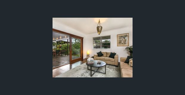 Beautifully renovated four bedroom home- Electricity and water included in rent - Photo 1