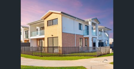 Brand New Stunning Home - Photo 4