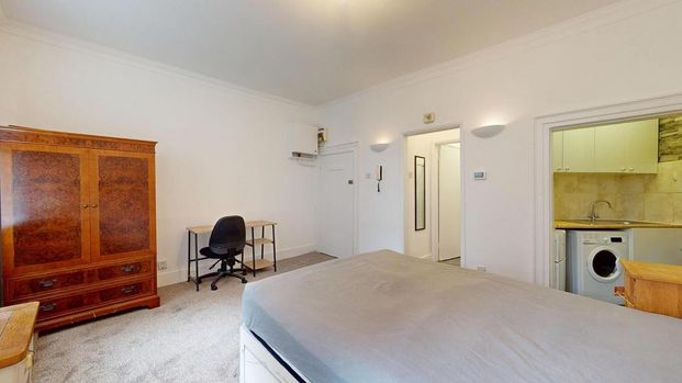 Studio to rent - Photo 1