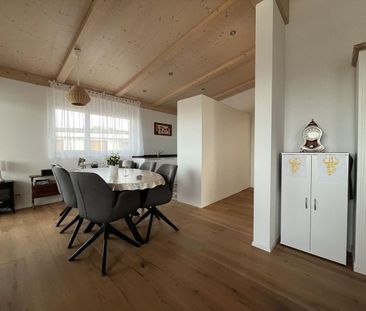 Magnificent attic apartment, in a small PPE - Photo 5