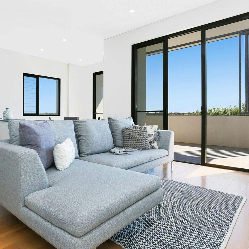 Penthouse - Pets on Application - Photo 1