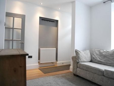 3 bedroom terraced house to rent - Photo 5