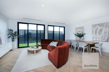 Luxury & New In Greenvale! - Photo 2