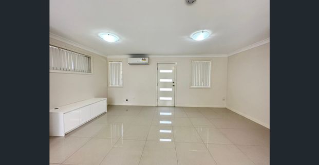 Modern Two Bedroom Townhouse - Photo 1