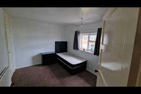 3 Bed Semi-Detached House, Keightley Road, LE3 - Photo 4