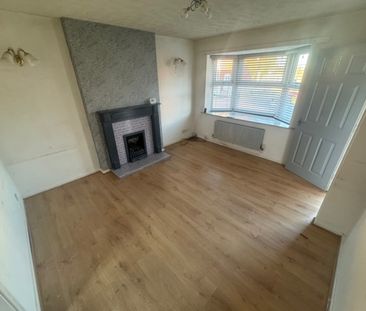 3 Bedroom Semi-Detached House - Photo 2