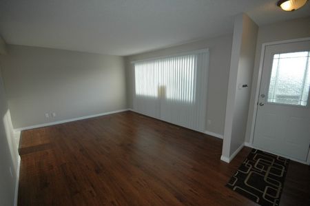 Beautiful Main Floor Suite in a Very Quiet St. Albert Neighborhood - Photo 4