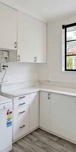 WINDSOR - 2 BEDROOMS - Photo 3