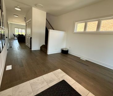 For Lease - 13 Harvest Crescent, Barrie, Ontario - Photo 2