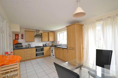 4 bedroom townhouse to rent - Photo 4