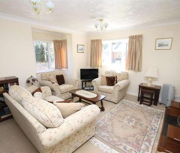 Carisbrooke High Street, Newport, PO30 - Photo 1