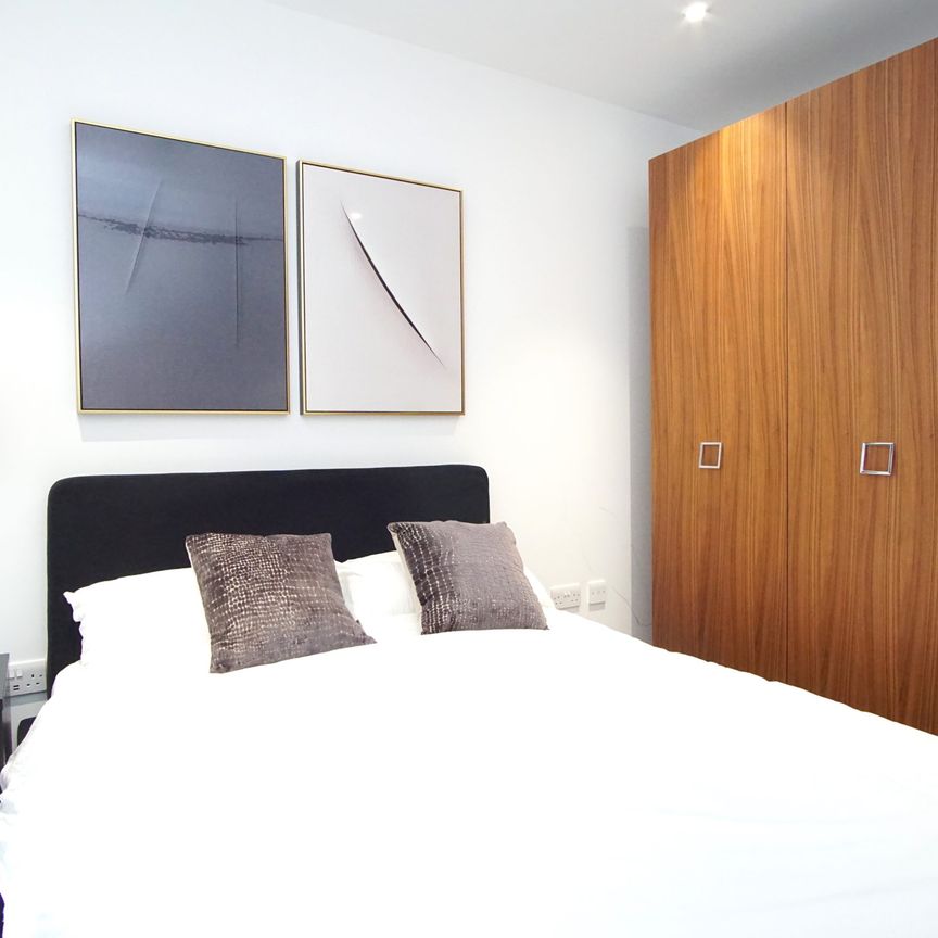 Ariel House, London Dock, 144 Vaughan Way, London, E1W - Photo 1