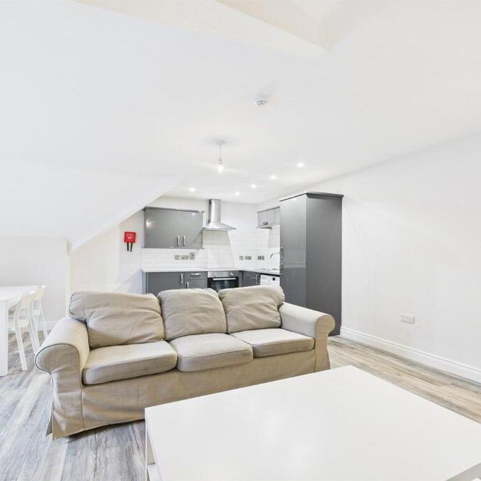 Apt 6, 12 Deramore Park, Belfast, BT9 5JT - Photo 1