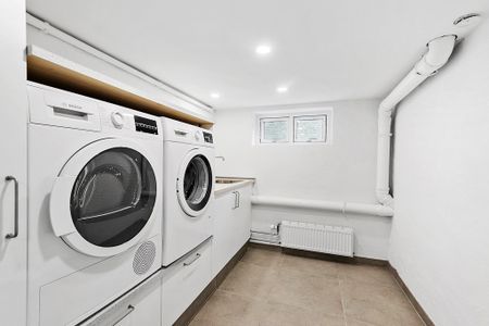 Herskabsvilla med stor have og terrasse - Photo 3