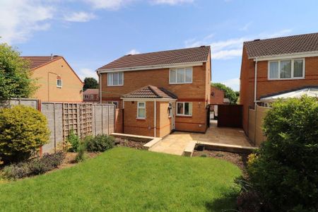 3 bedroom semi-detached house to rent - Photo 3
