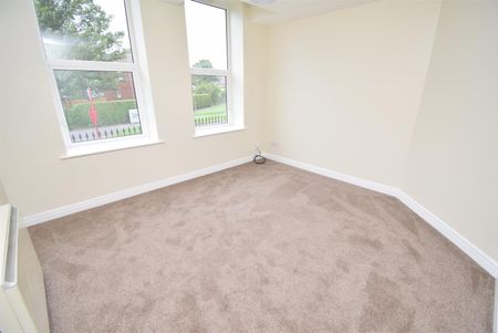 The Gables, Park Lodge Lane - Photo 2