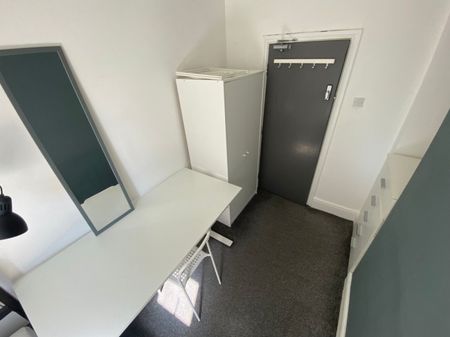 1 bed House Share - To Let - Photo 2