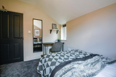 6 bedroom terraced house to rent - Photo 5