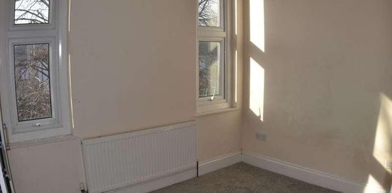 Northbrook Road, Ilford, IG1 - Photo 2