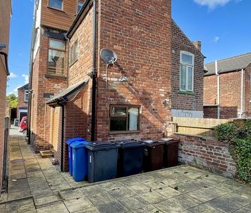 6 bedroom end of terrace house to rent - Photo 6