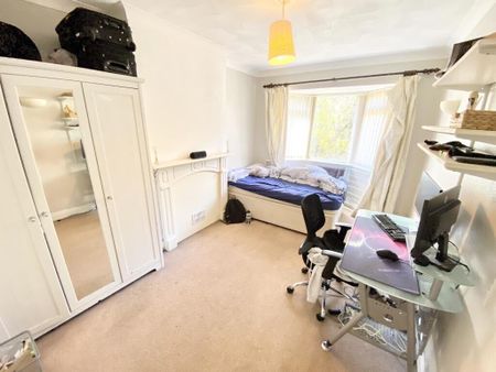 5 bedroom detached house to rent - Photo 3