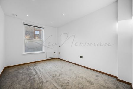 AC Court, Limehouse, KT7 - Photo 3