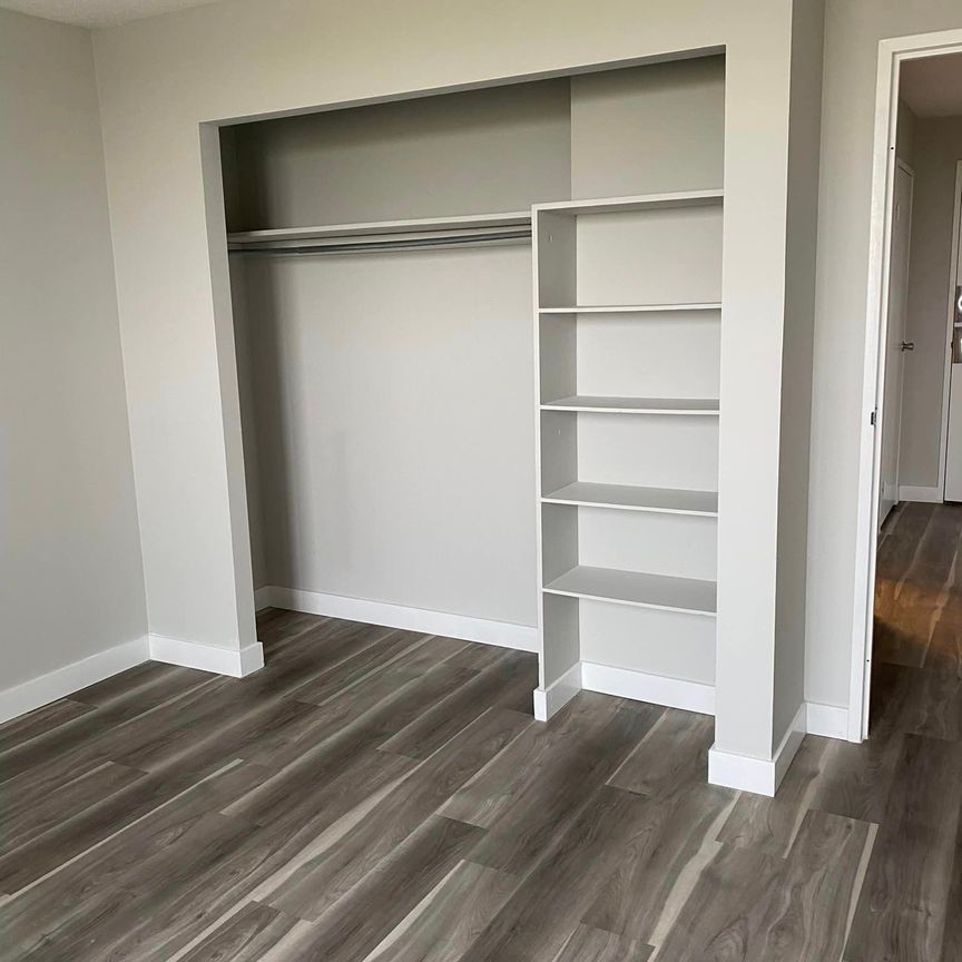 Manitoba, 364 & 424 Princeton Drive, R8N 0A2, Thompson - Photo 1