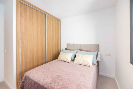 Alquiler de piso en Calle Madreselva - Photo 3