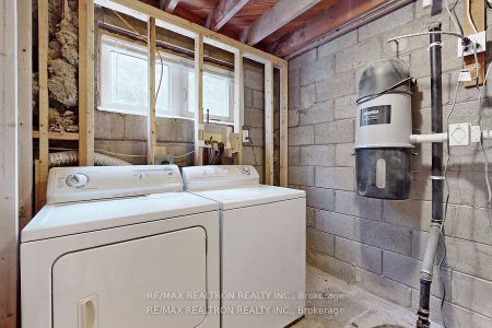 For Lease - 75 Millard Avenue Unit# Basement, Newmarket, Ontario - Photo 2