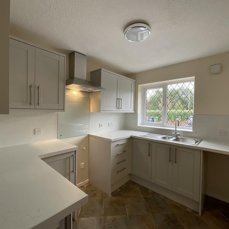 2 bedroom semi-detached house to rent - Photo 1