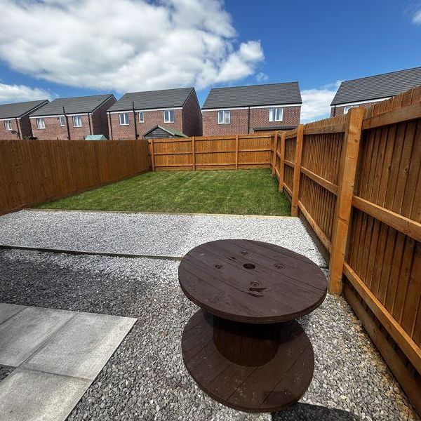 2 bedroom semi-detached house to rent - Photo 1