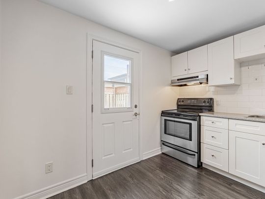 For Lease - 2040 Dundas Street Unit# 2, Toronto, Ontario - Photo 1