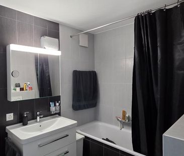 Sion – Bel appartement récent de 3,5 pièces avec balcon et place de... - Foto 4