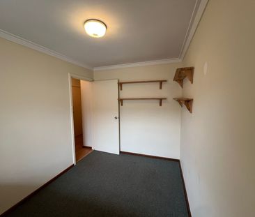 Rockingham - Photo 2
