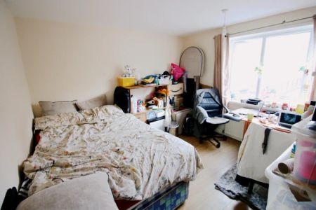 3 Bed / 2 Bath - Photo 2
