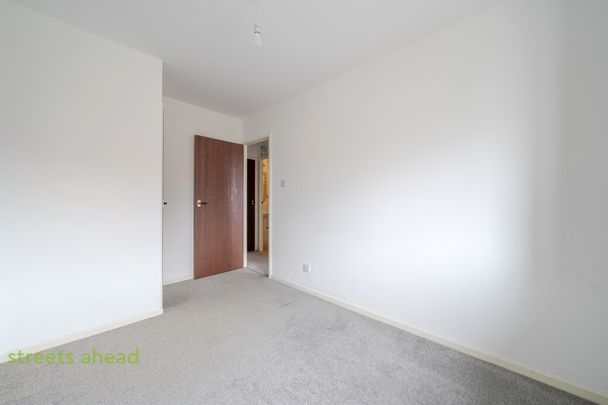 Russell Way, Sutton, SM1 - Photo 1