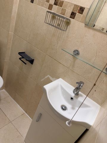 1 Bed Flat, St Mary Rd, NW11 - Photo 5