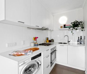 3/233 Station Street, Fairfield VIC 3078 - Photo 4