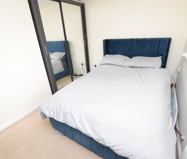 Tallis Court, Kidman Close, Gidea Park, Romford, RM2 - Photo 5