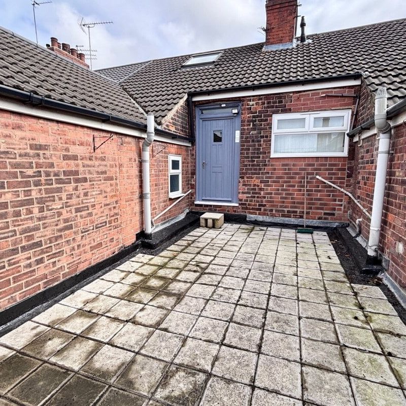 Chanterlands Avenue - Photo 1
