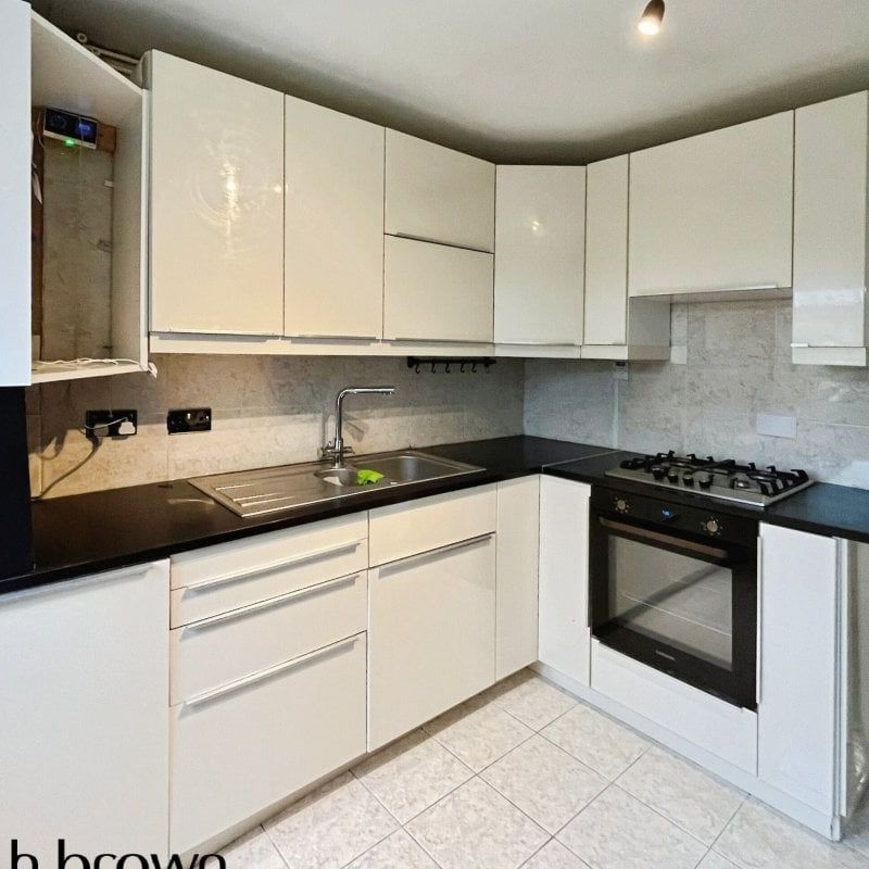 Kingston Hill Avenue, ROMFORD - Photo 1