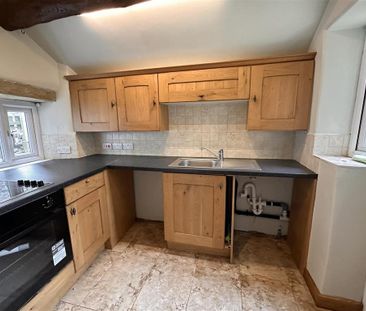 2 bedroom semi-detached house to rent - Photo 6