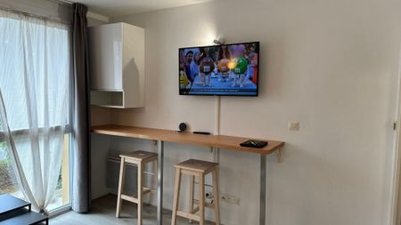 HAUT d'IDRON, Au Calme, Studio Meublé en Résidence récente avec climatisation et parking privé, - Photo 4