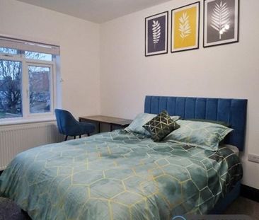 3 bedroom flat to rent - Photo 5