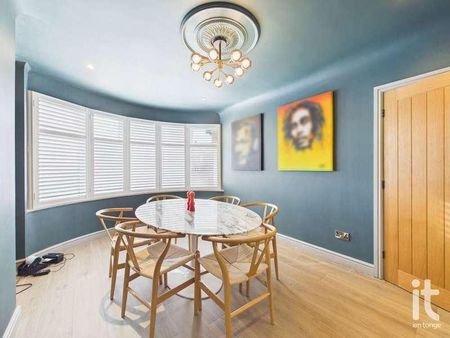 Seal Road, Bramhall, Stockport, SK7 - Photo 3