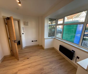 Studio Flat, Grant Road, HA3 - Photo 1