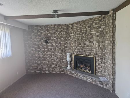 For Lease - 22 Jane Crescent, Barrie, Ontario - Photo 5